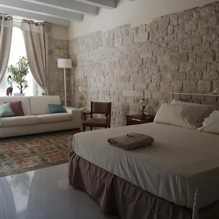 Re Palazzo Muscati Bed & Breakfast *